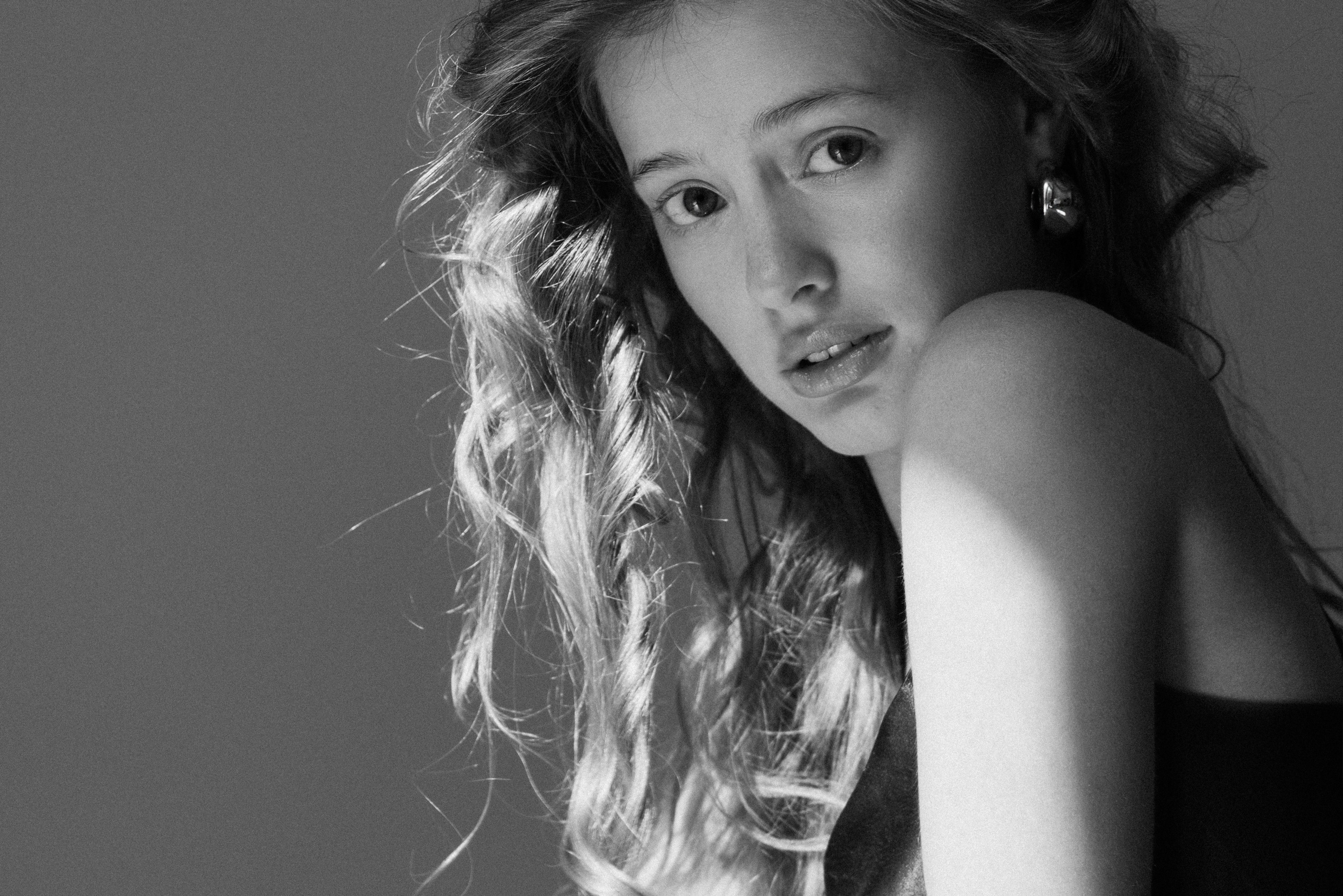 SHE BY VI. Женский портретный фотограф в Москве