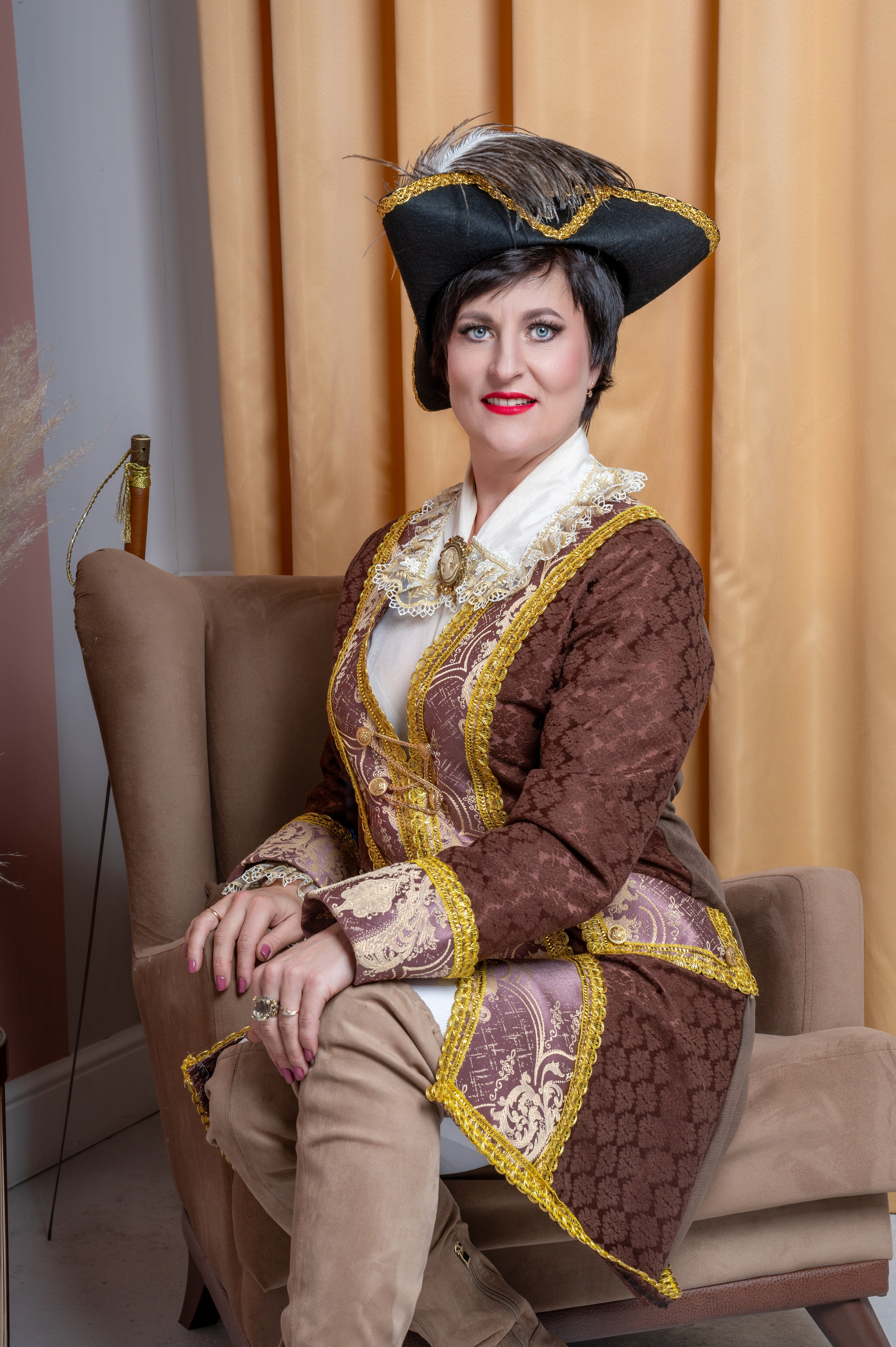 модель ,одежда ,дизайнерская одежда , позирование , модельные снепы , портфолио , модельное портфолио , фото модели . модель , студия , свет ,эмоция ,харизма , студия , студийная съемка ,студийный свет .