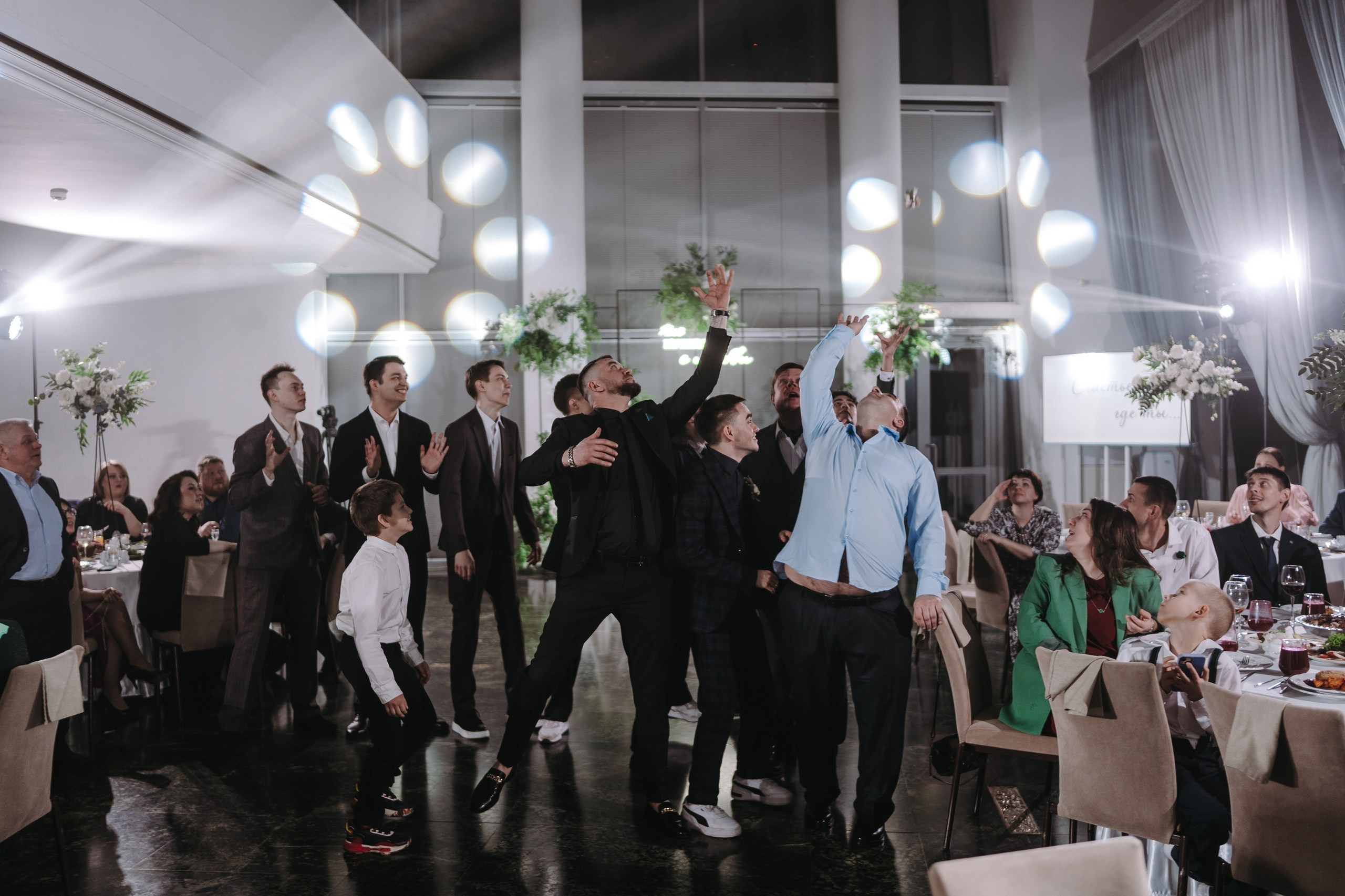 РЕСТОРАН ТАРАТАУ, ВЕДУЩИЙ АЗАТ ГАЙСИН И АРТУР ИЛЬЯСОВ УФА