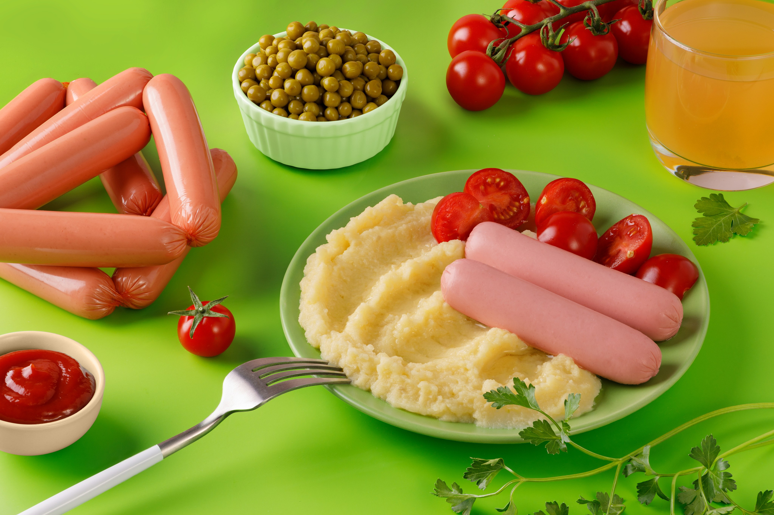 Фуд съемка колбас «ЗАПОВЕДНЫЕ ПРОДУКТЫ». Предметный фотограф Москва | Фуд-фотограф в Москве Елизавета Елизарова