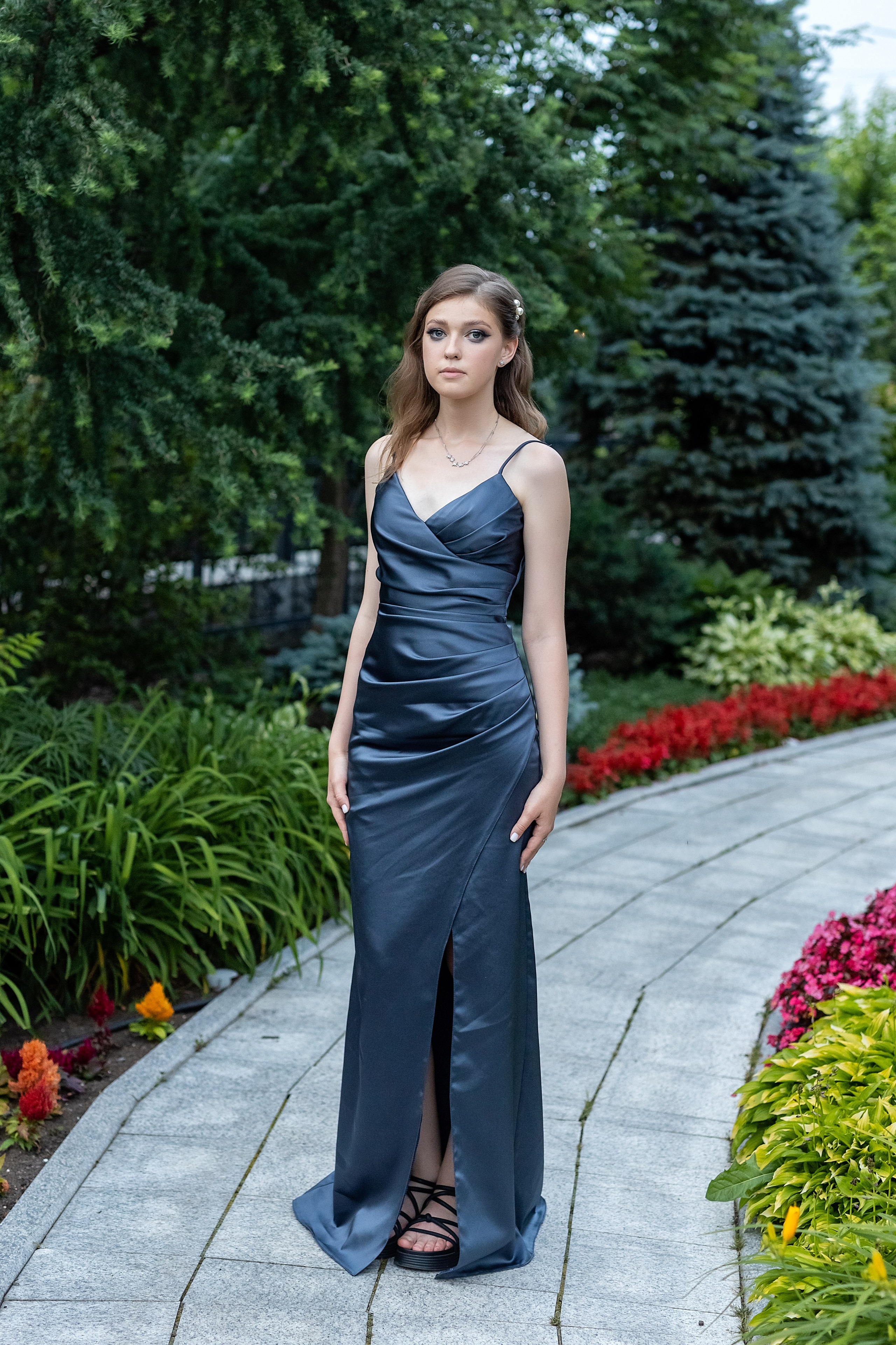 Выпускной. Школа 22, 11 класс. Стильный выпускной альбом Владивосток фотограф Вероника Мигачева