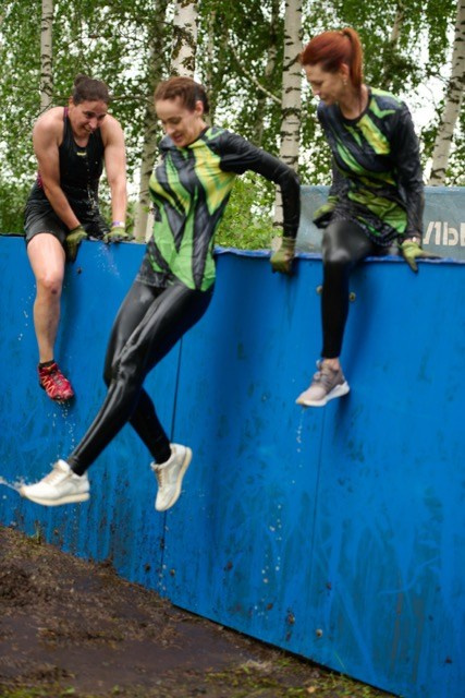 Фоторепортаж с забега Стальной характер в Сургуте, 5 июля 2025. Репортажный и семейный фотограф — Шелихов Сергей