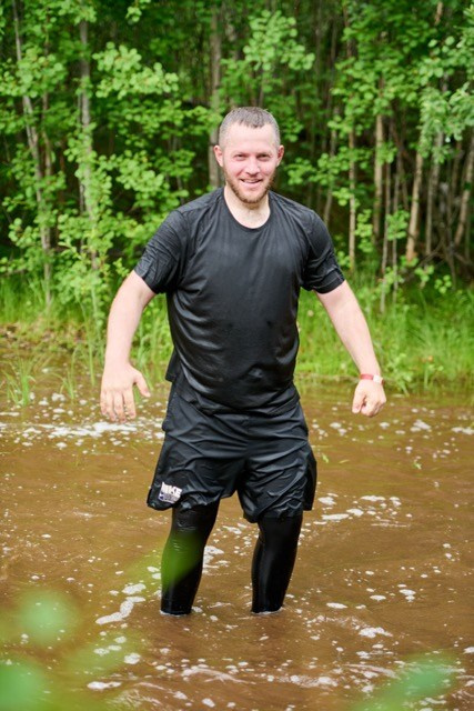 Фоторепортаж с забега Стальной характер в Сургуте, 5 июля 2025. Репортажный и семейный фотограф — Шелихов Сергей