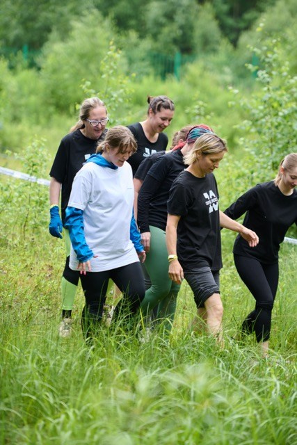 Фоторепортаж с забега Стальной характер в Сургуте, 5 июля 2025. Репортажный и семейный фотограф — Шелихов Сергей