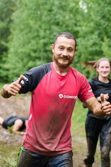 Фоторепортаж с забега Стальной характер в Сургуте, 5 июля 2025. Репортажный и семейный фотограф — Шелихов Сергей