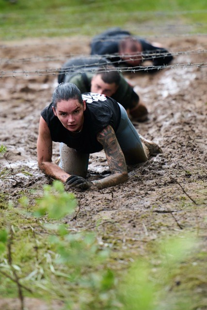 Фоторепортаж с забега Стальной характер в Сургуте, 5 июля 2025. Репортажный и семейный фотограф — Шелихов Сергей