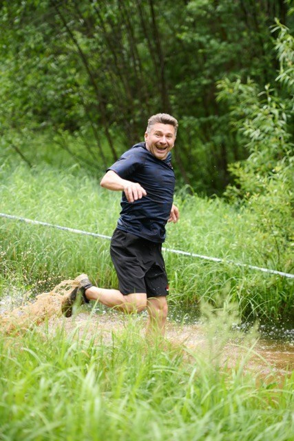 Фоторепортаж с забега Стальной характер в Сургуте, 5 июля 2025. Репортажный и семейный фотограф — Шелихов Сергей