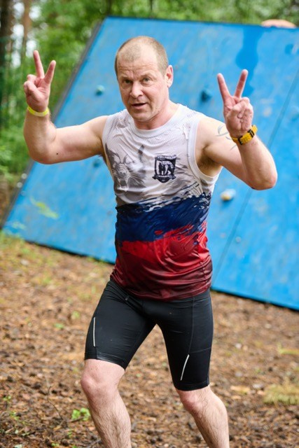 Фоторепортаж с забега Стальной характер в Сургуте, 5 июля 2025. Репортажный и семейный фотограф — Шелихов Сергей