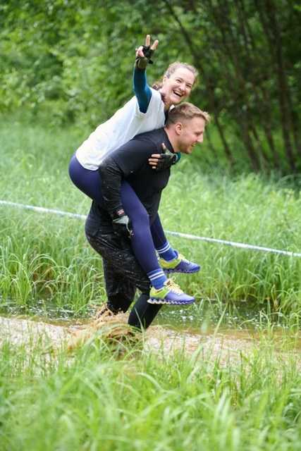Фоторепортаж с забега Стальной характер в Сургуте, 5 июля 2025. Репортажный и семейный фотограф — Шелихов Сергей