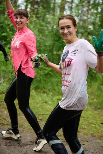 Фоторепортаж с забега Стальной характер в Сургуте, 5 июля 2025. Репортажный и семейный фотограф — Шелихов Сергей