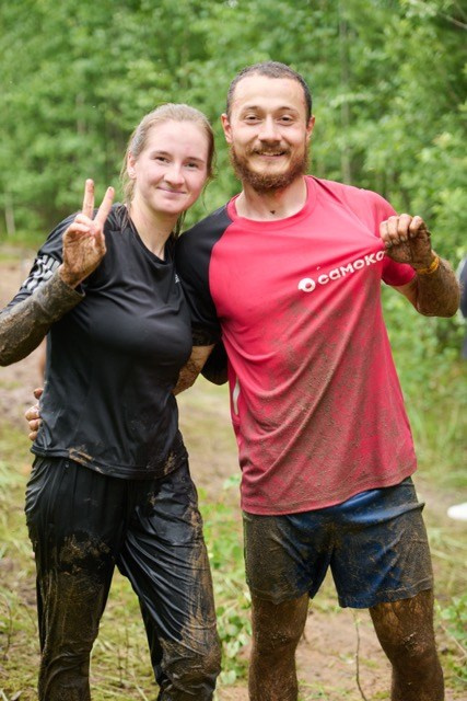 Фоторепортаж с забега Стальной характер в Сургуте, 5 июля 2025. Репортажный и семейный фотограф — Шелихов Сергей