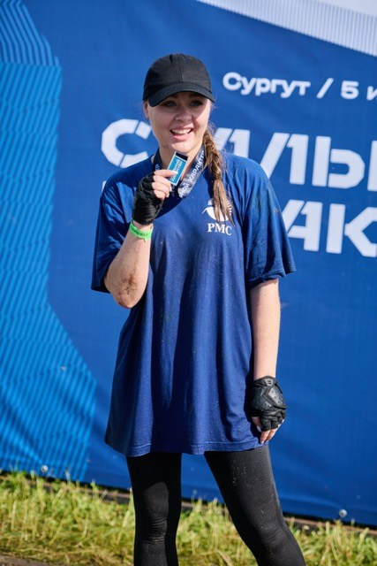 Фоторепортаж с забега Стальной характер в Сургуте, 5 июля 2025. Репортажный и семейный фотограф — Шелихов Сергей