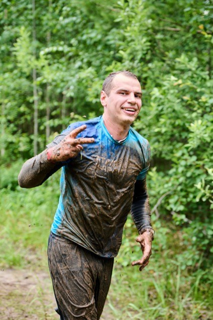 Фоторепортаж с забега Стальной характер в Сургуте, 5 июля 2025. Репортажный и семейный фотограф — Шелихов Сергей