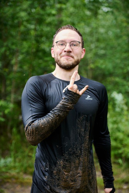 Фоторепортаж с забега Стальной характер в Сургуте, 5 июля 2025. Репортажный и семейный фотограф — Шелихов Сергей