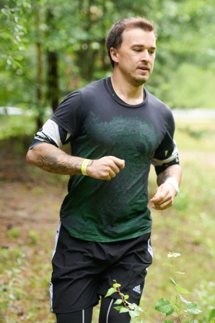 Фоторепортаж с забега Стальной характер в Сургуте, 5 июля 2025. Репортажный и семейный фотограф — Шелихов Сергей