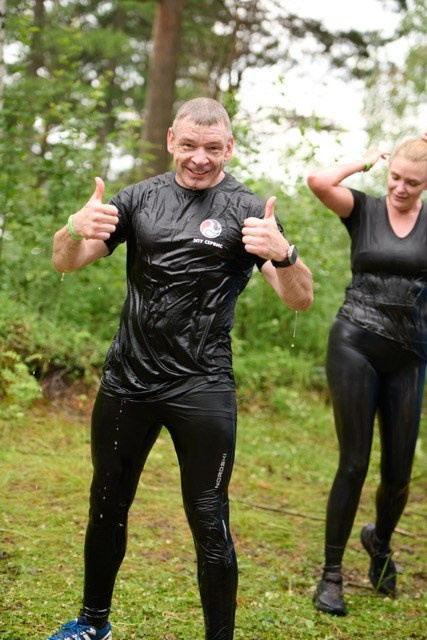 Фоторепортаж с забега Стальной характер в Сургуте, 5 июля 2025. Репортажный и семейный фотограф — Шелихов Сергей