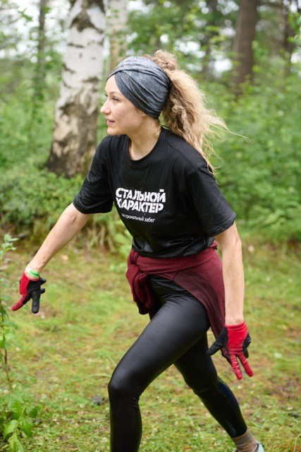 Фоторепортаж с забега Стальной характер в Сургуте, 5 июля 2025. Репортажный и семейный фотограф — Шелихов Сергей