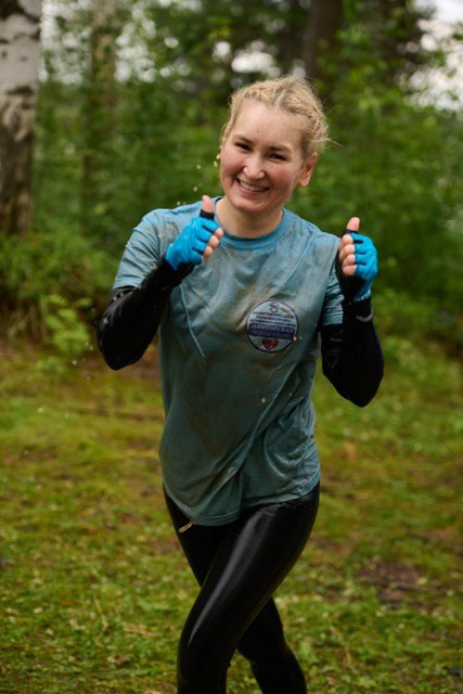 Фоторепортаж с забега Стальной характер в Сургуте, 5 июля 2025. Репортажный и семейный фотограф — Шелихов Сергей