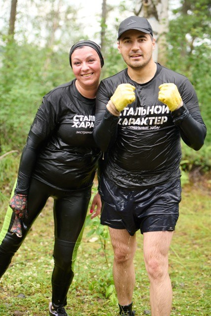 Фоторепортаж с забега Стальной характер в Сургуте, 5 июля 2025. Репортажный и семейный фотограф — Шелихов Сергей