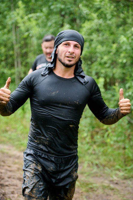 Фоторепортаж с забега Стальной характер в Сургуте, 5 июля 2025. Репортажный и семейный фотограф — Шелихов Сергей