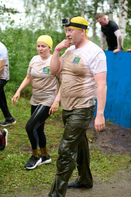 Фоторепортаж с забега Стальной характер в Сургуте, 5 июля 2025. Репортажный и семейный фотограф — Шелихов Сергей