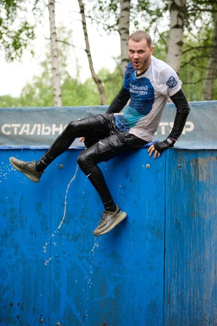 Фоторепортаж с забега Стальной характер в Сургуте, 5 июля 2025. Репортажный и семейный фотограф — Шелихов Сергей