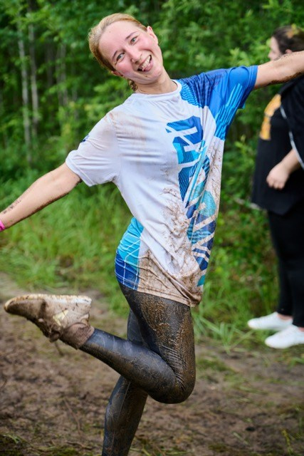 Фоторепортаж с забега Стальной характер в Сургуте, 5 июля 2025. Репортажный и семейный фотограф — Шелихов Сергей