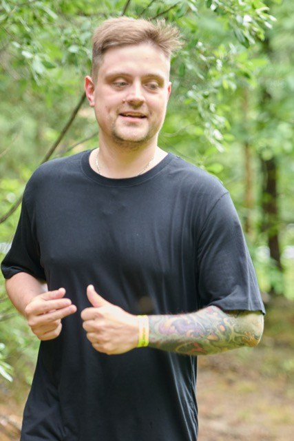 Фоторепортаж с забега Стальной характер в Сургуте, 5 июля 2025. Репортажный и семейный фотограф — Шелихов Сергей