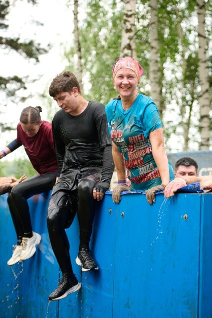 Фоторепортаж с забега Стальной характер в Сургуте, 5 июля 2025. Репортажный и семейный фотограф — Шелихов Сергей