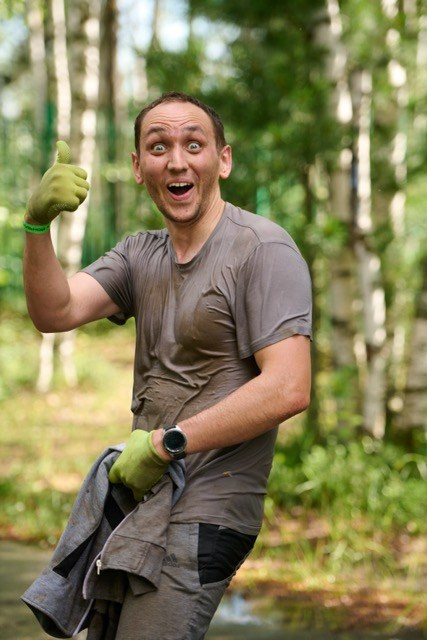 Фоторепортаж с забега Стальной характер в Сургуте, 5 июля 2025. Репортажный и семейный фотограф — Шелихов Сергей