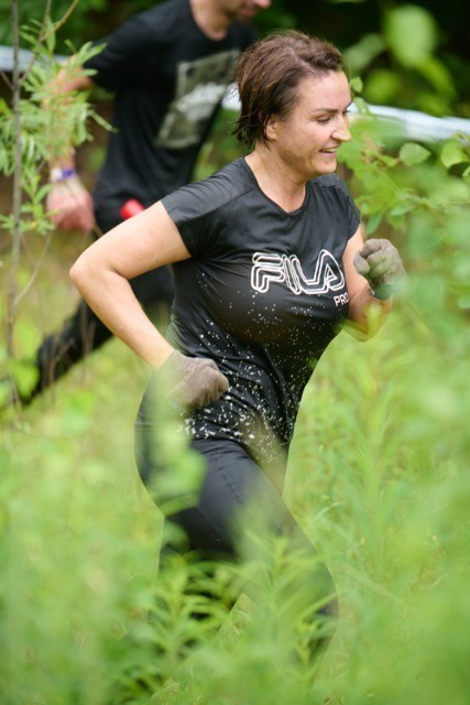 Фоторепортаж с забега Стальной характер в Сургуте, 5 июля 2025. Репортажный и семейный фотограф — Шелихов Сергей
