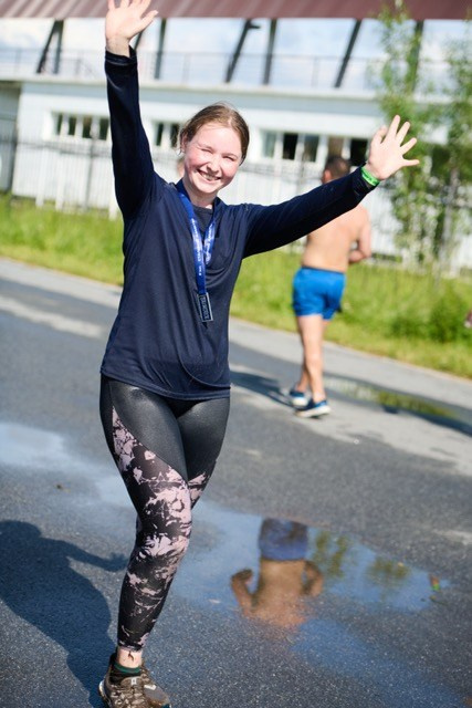 Фоторепортаж с забега Стальной характер в Сургуте, 5 июля 2025. Репортажный и семейный фотограф — Шелихов Сергей