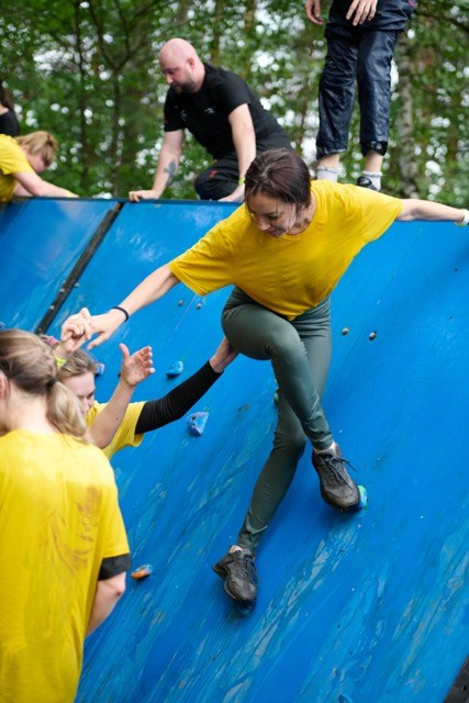 Фоторепортаж с забега Стальной характер в Сургуте, 5 июля 2025. Репортажный и семейный фотограф — Шелихов Сергей