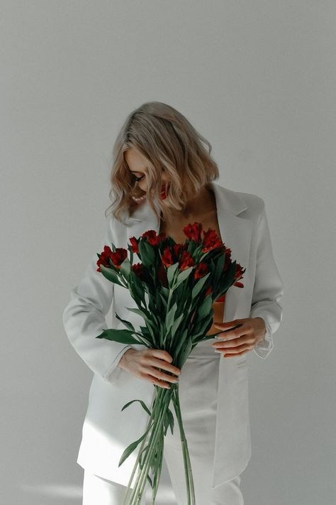 Фотосессии с живыми цветами в Железнодорожном