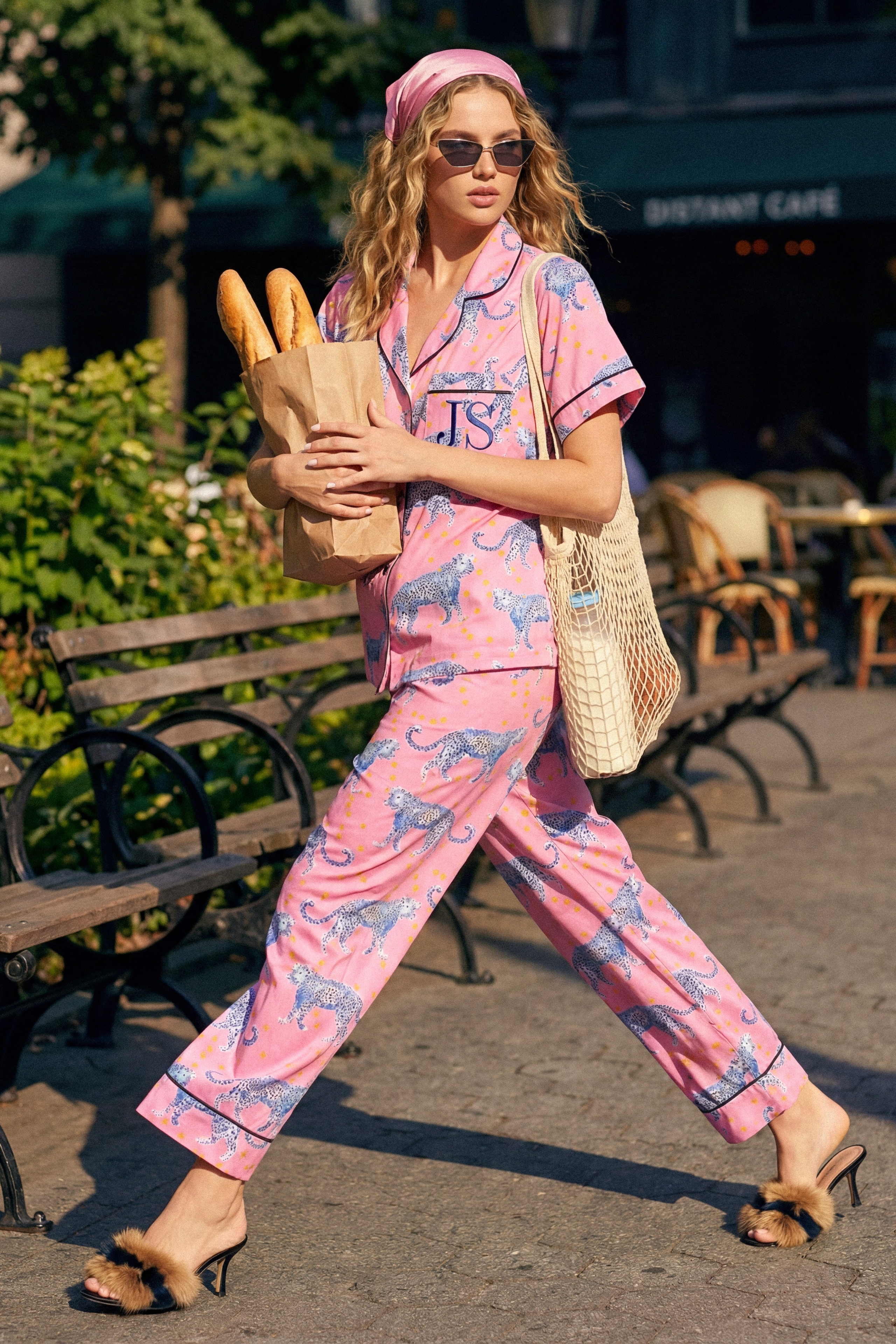 Katie Kim — AI lifestyle-кампания в образе Кэрри Брэдшоу | jl.art.ai.lab. Анна Карчмит — AI-художник. Эдиториал, нейрофотосессия и контент для fashion и beauty брендов