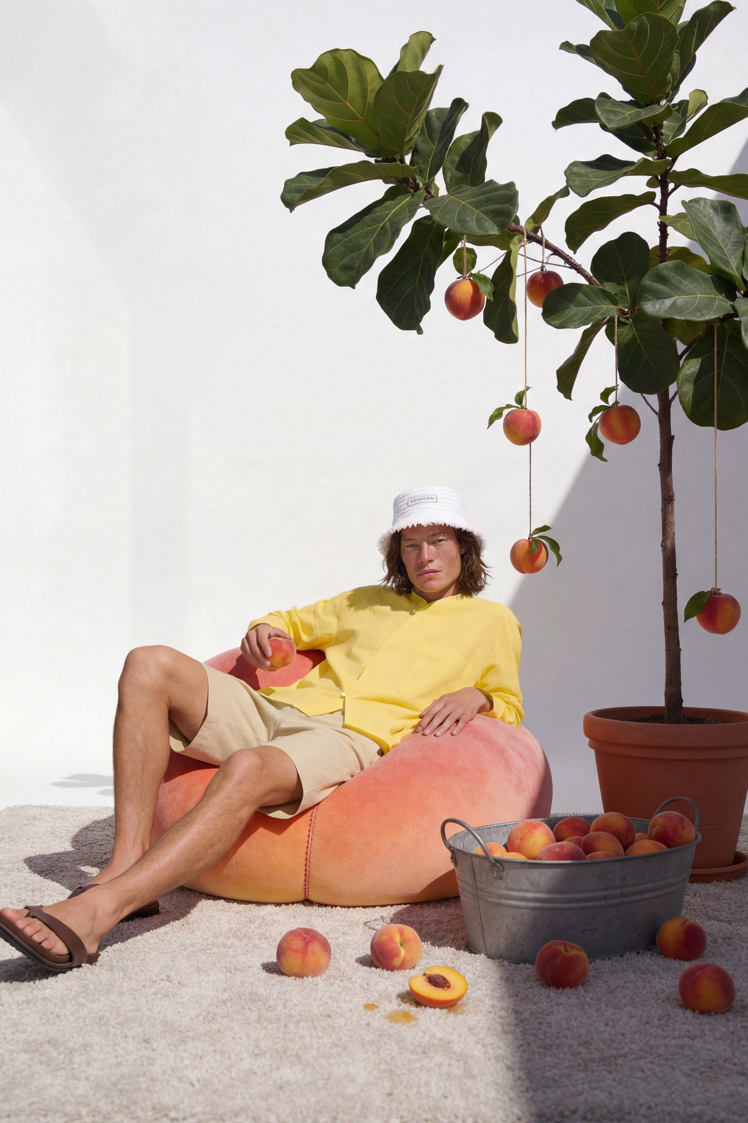 Мальчик с персиками — Jacquemus AI-кампания | jl.art.ai.lab. Анна Карчмит — AI-художник. Эдиториал, нейрофотосессия и контент для fashion и beauty брендов