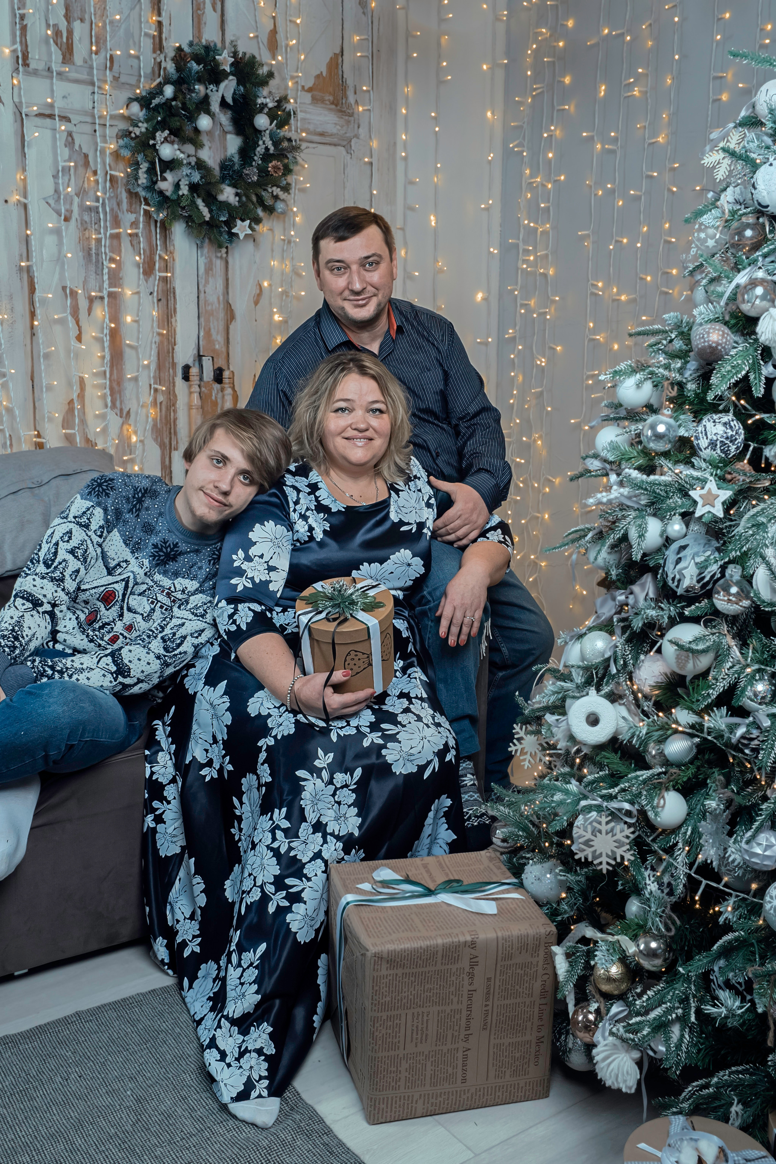 Фотосессия сумьи в студии на Новый год