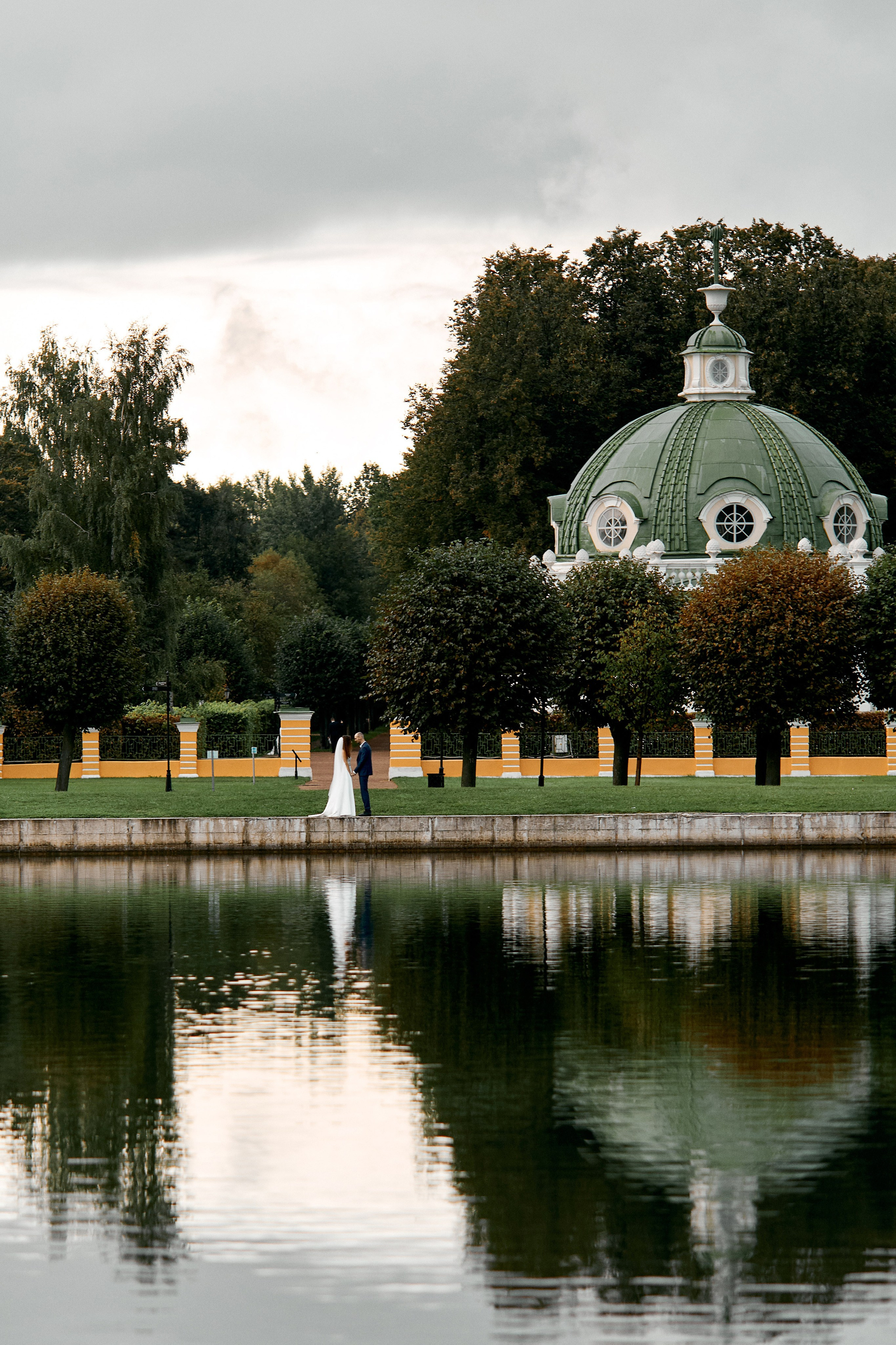 Фотограф для свадьбы Армена и Даши поработал на славу — Как свадебный фотограф провёл фотосессию торжества, сделал кадры росписи в ЗАГСе