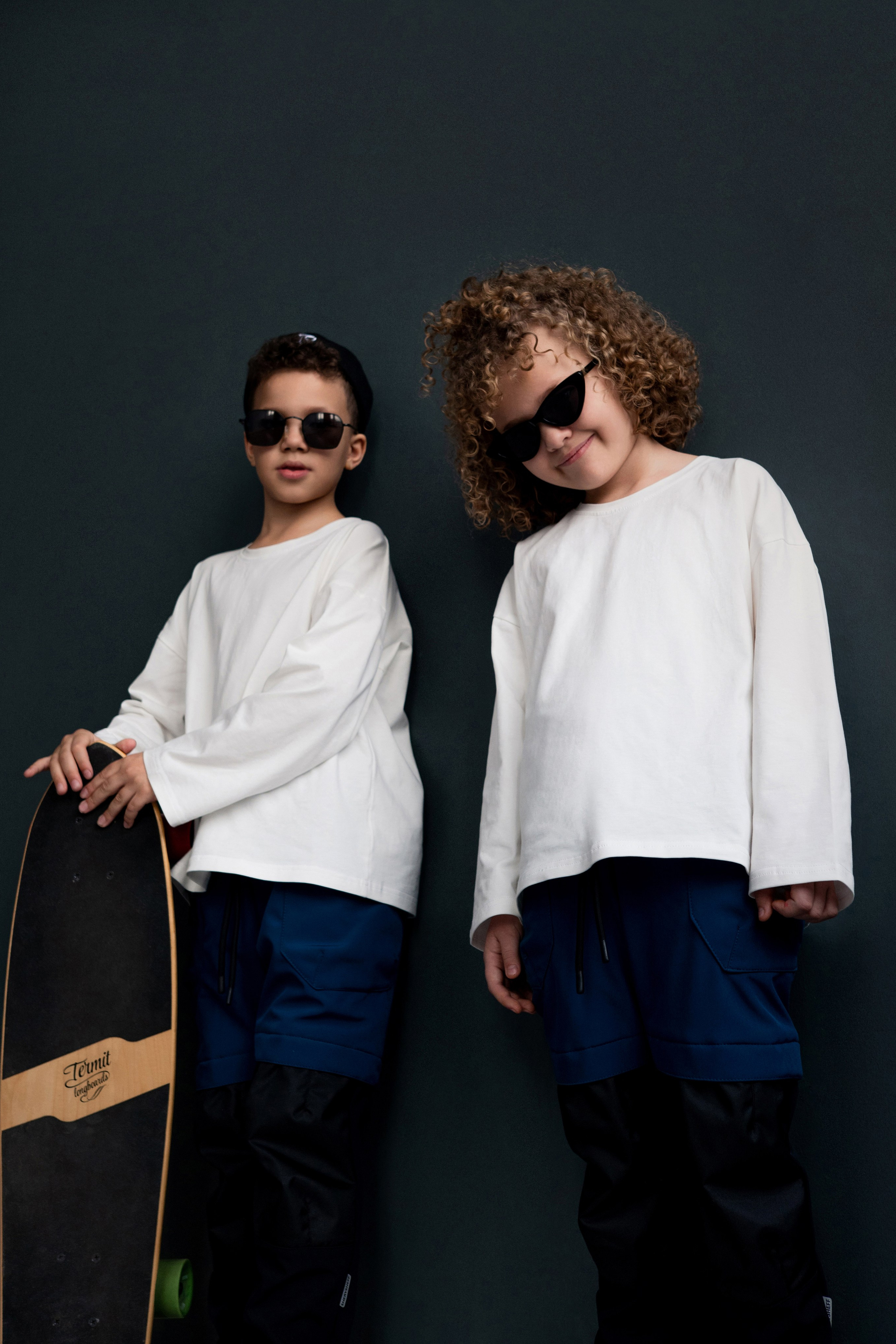 Детские куртки, штаны и комбинезоны