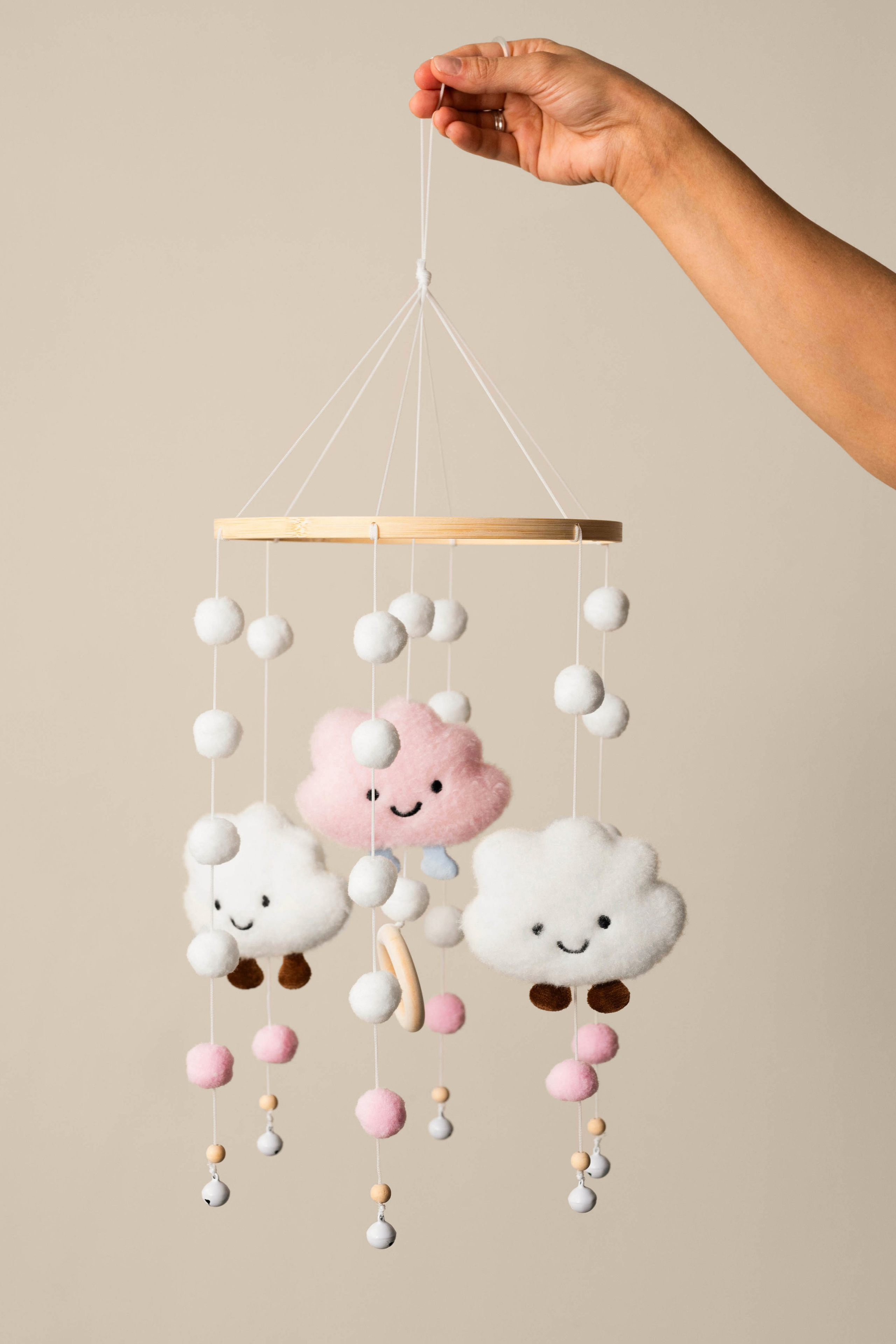 Детский мобиль в кроватку