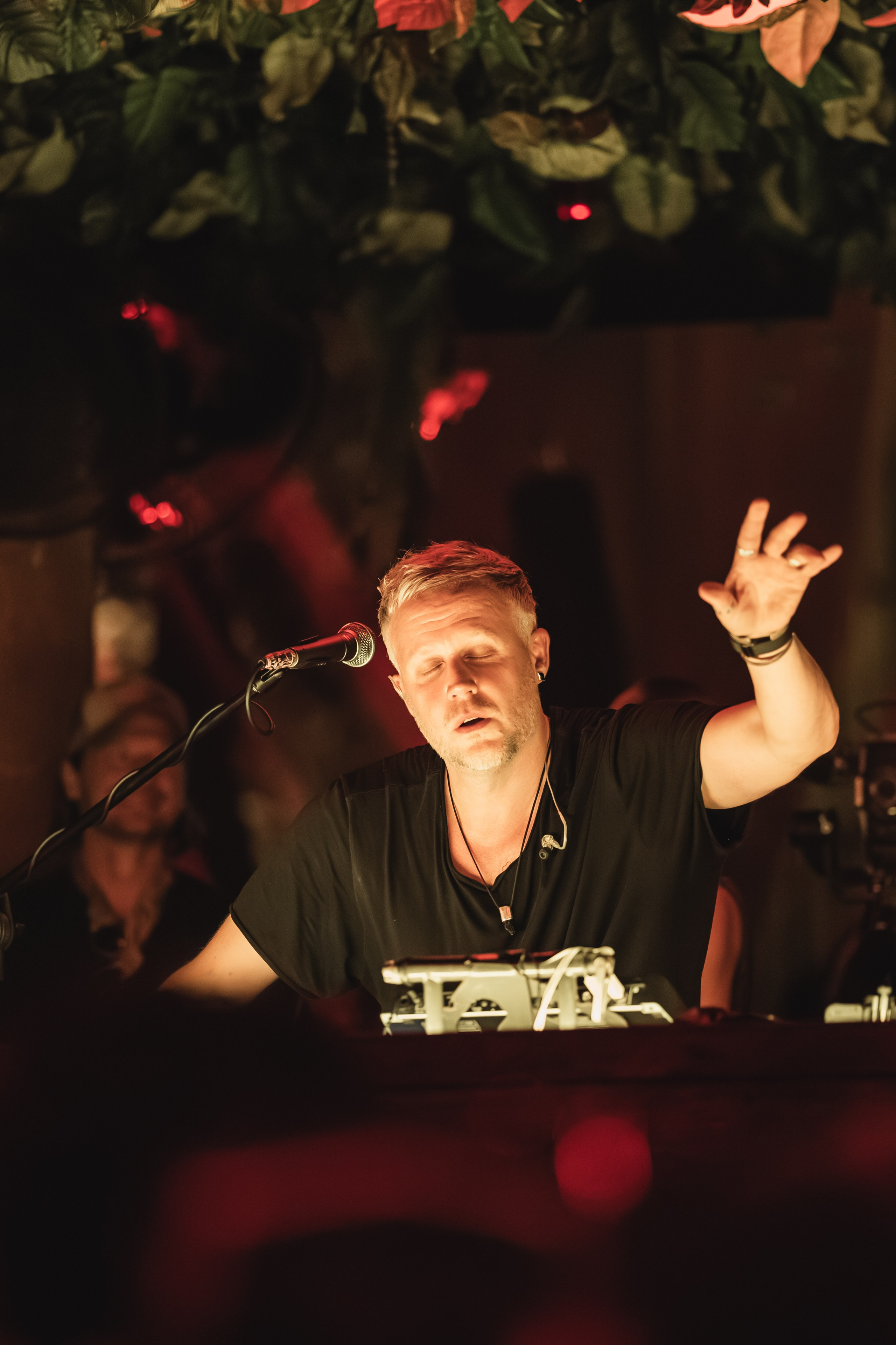 Jan Blomqvist, Damian Lazarus, Ame DJ performance in Savaya, Bali. Сергей Зворыгин