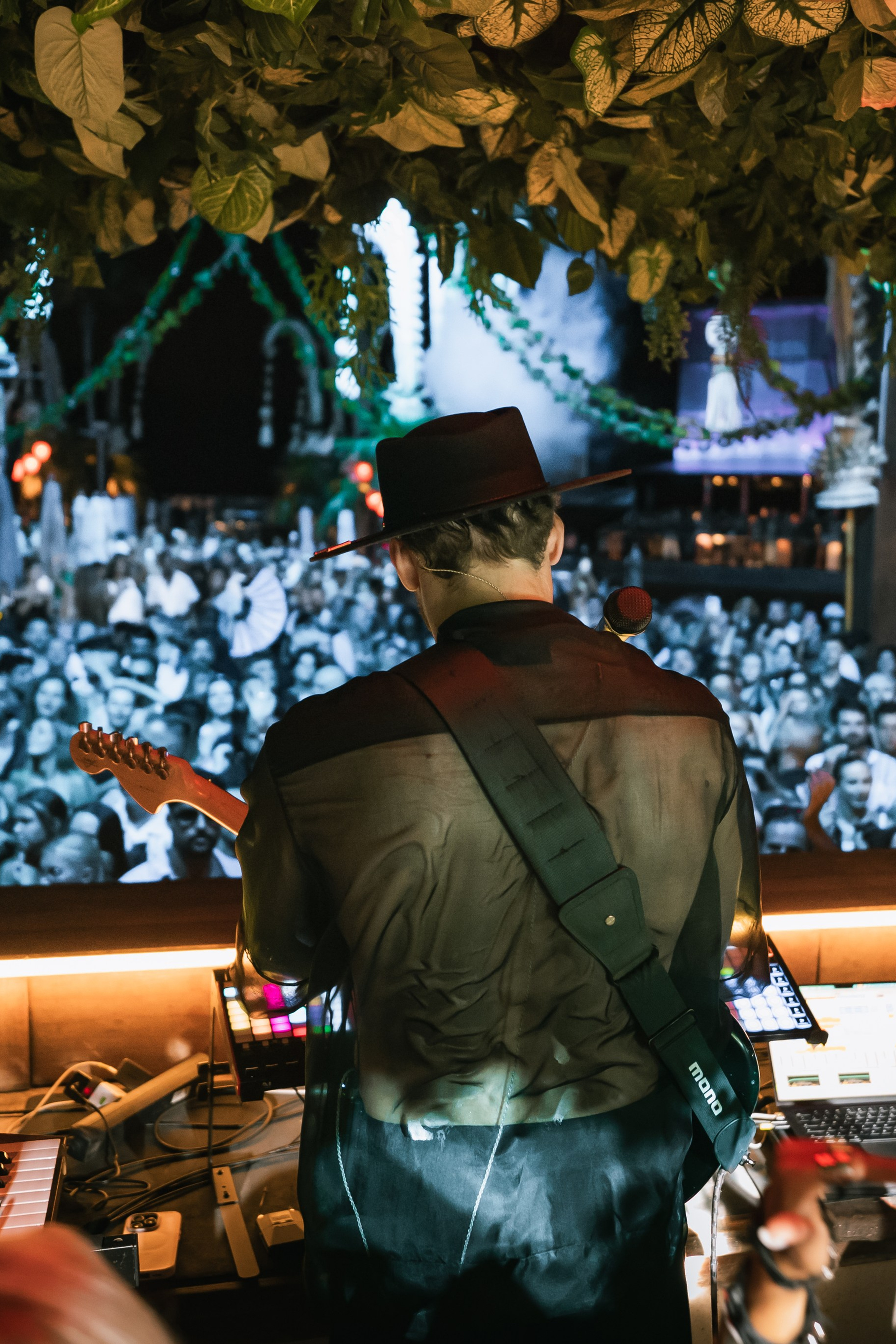 Monolink, electronic music producer performance in Savaya, Bali. Сергей Зворыгин