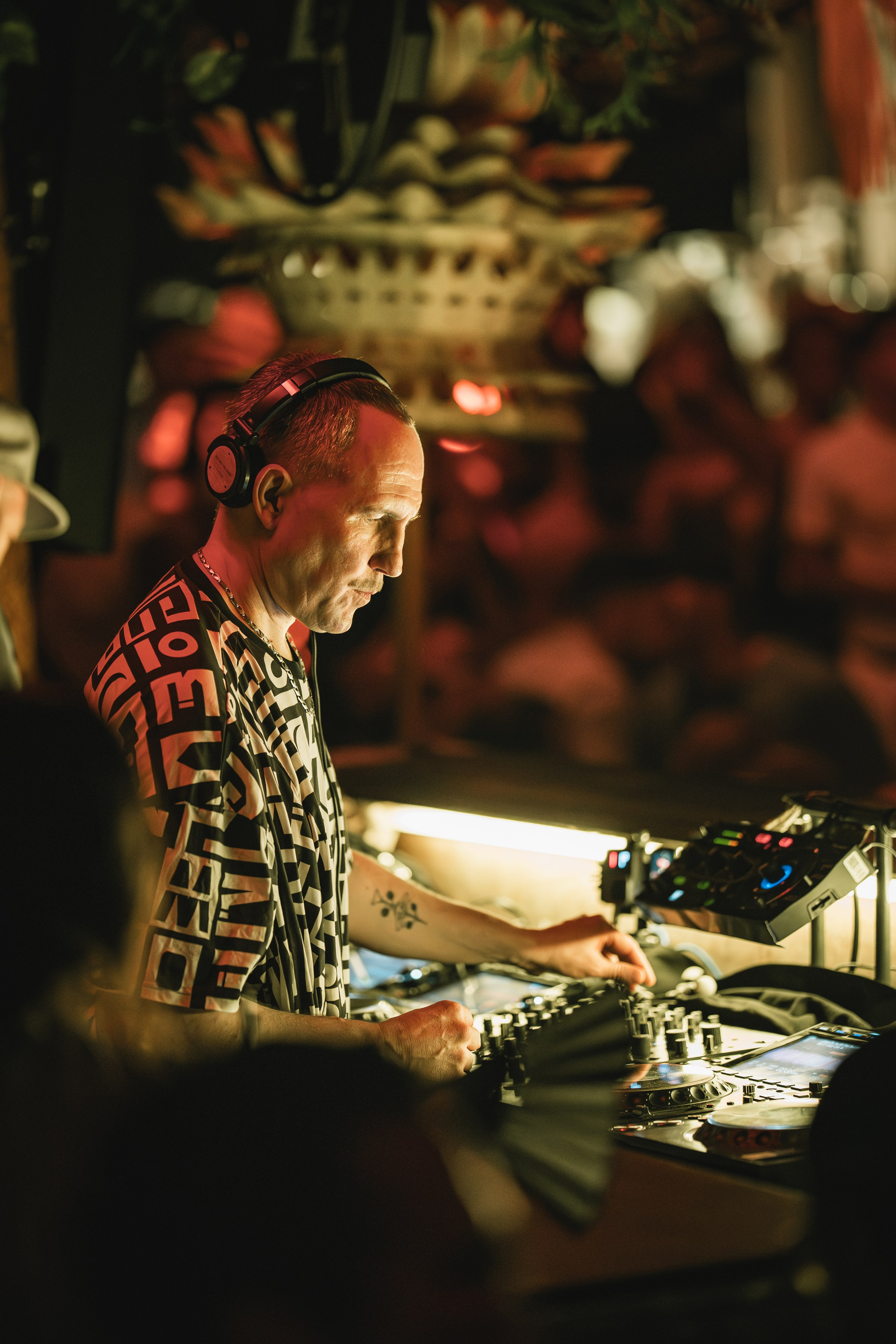 Jan Blomqvist, Damian Lazarus, Ame DJ performance in Savaya, Bali. Сергей Зворыгин