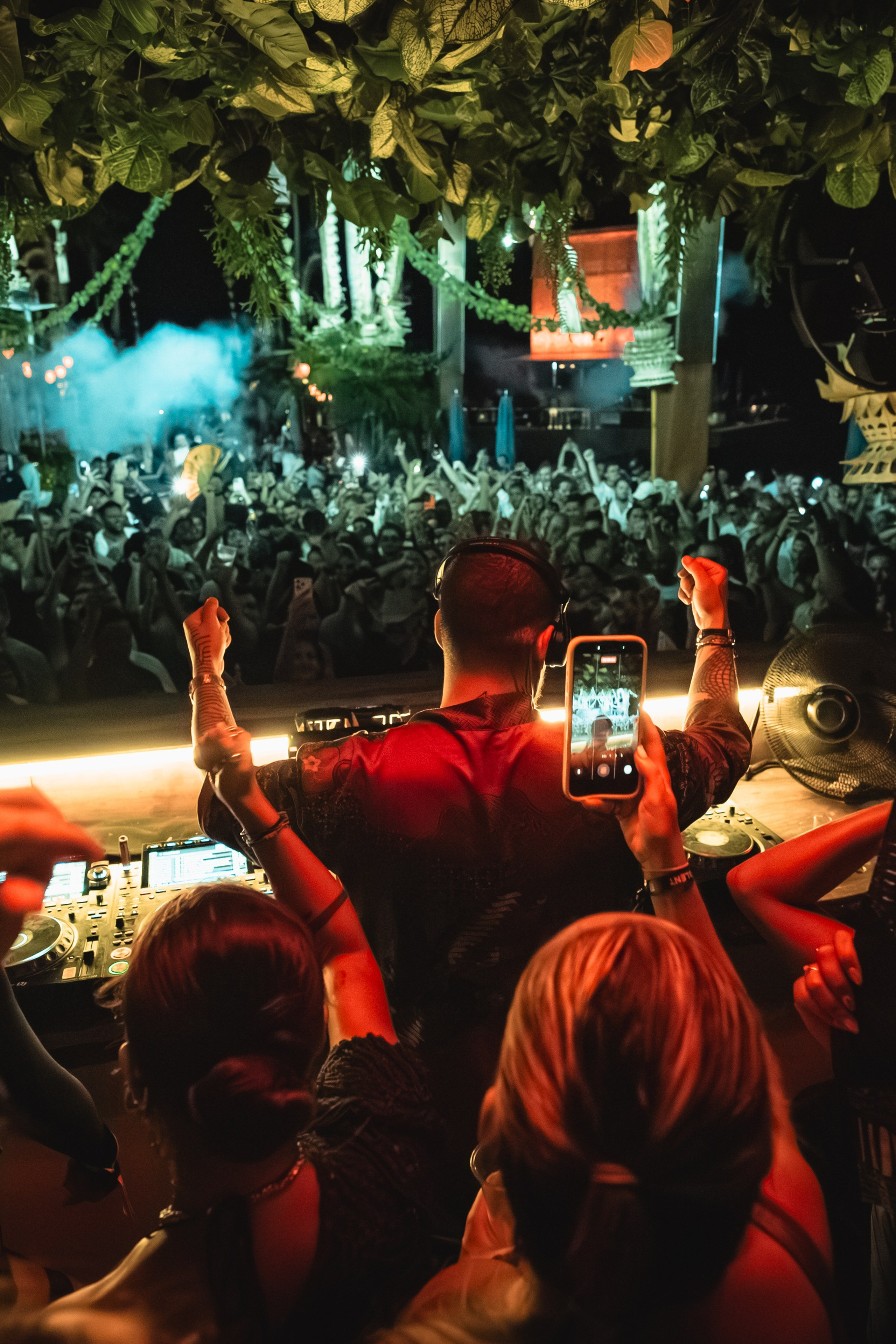 Vintage Culture, Brazilian DJ and record producer performance in Savaya, Bali. Сергей Зворыгин