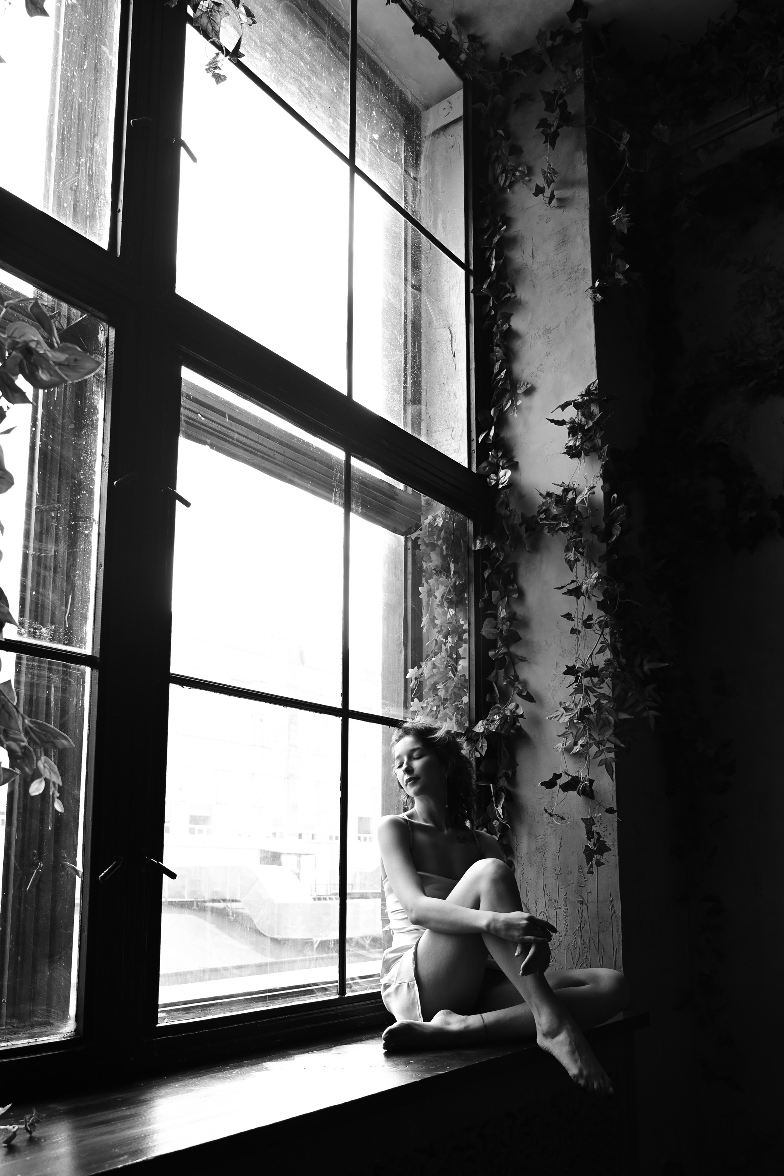 Студийная монохромная фотосессия с Дариной