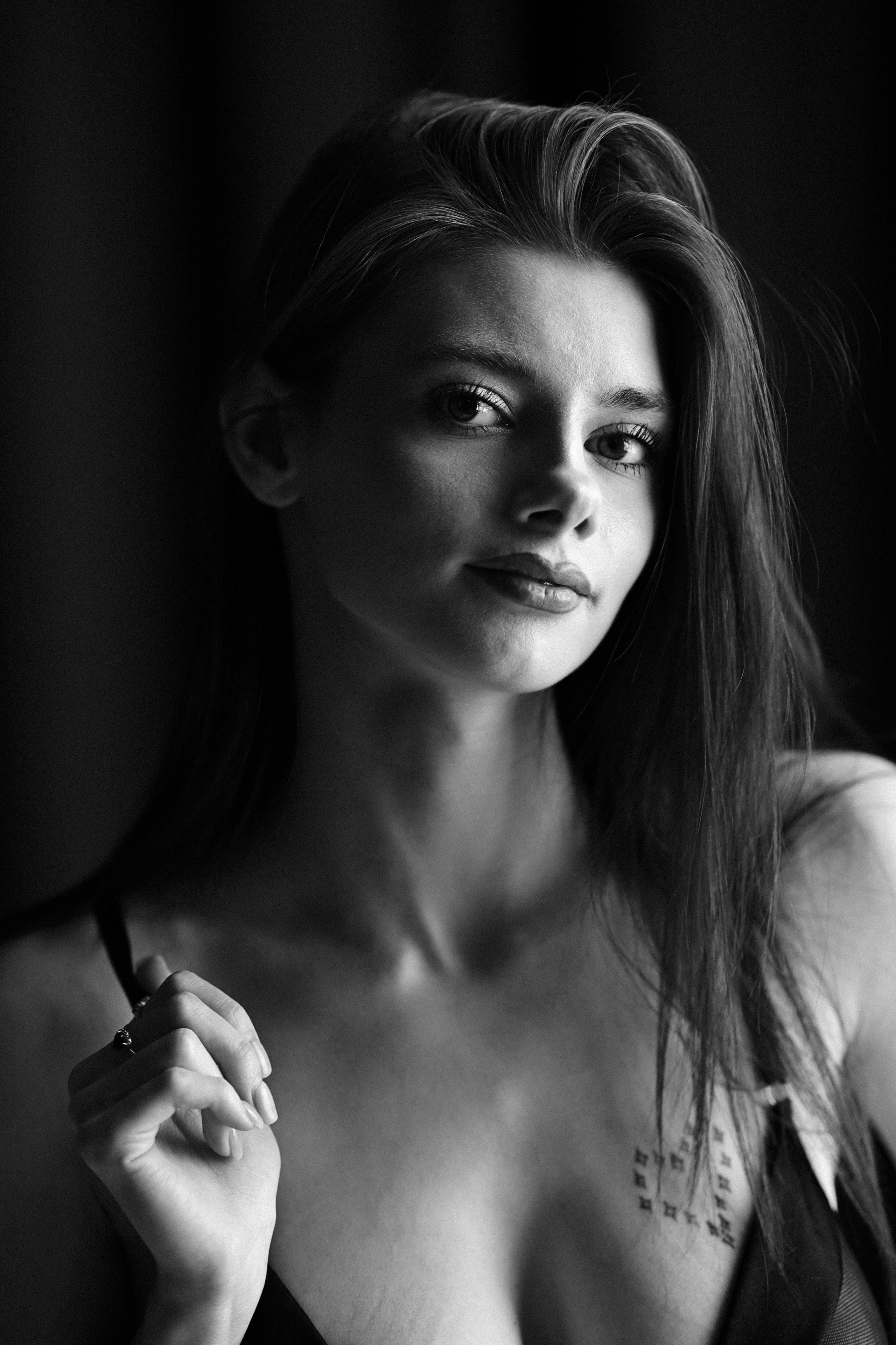 Женская портретная фотосессия в осеннем парке