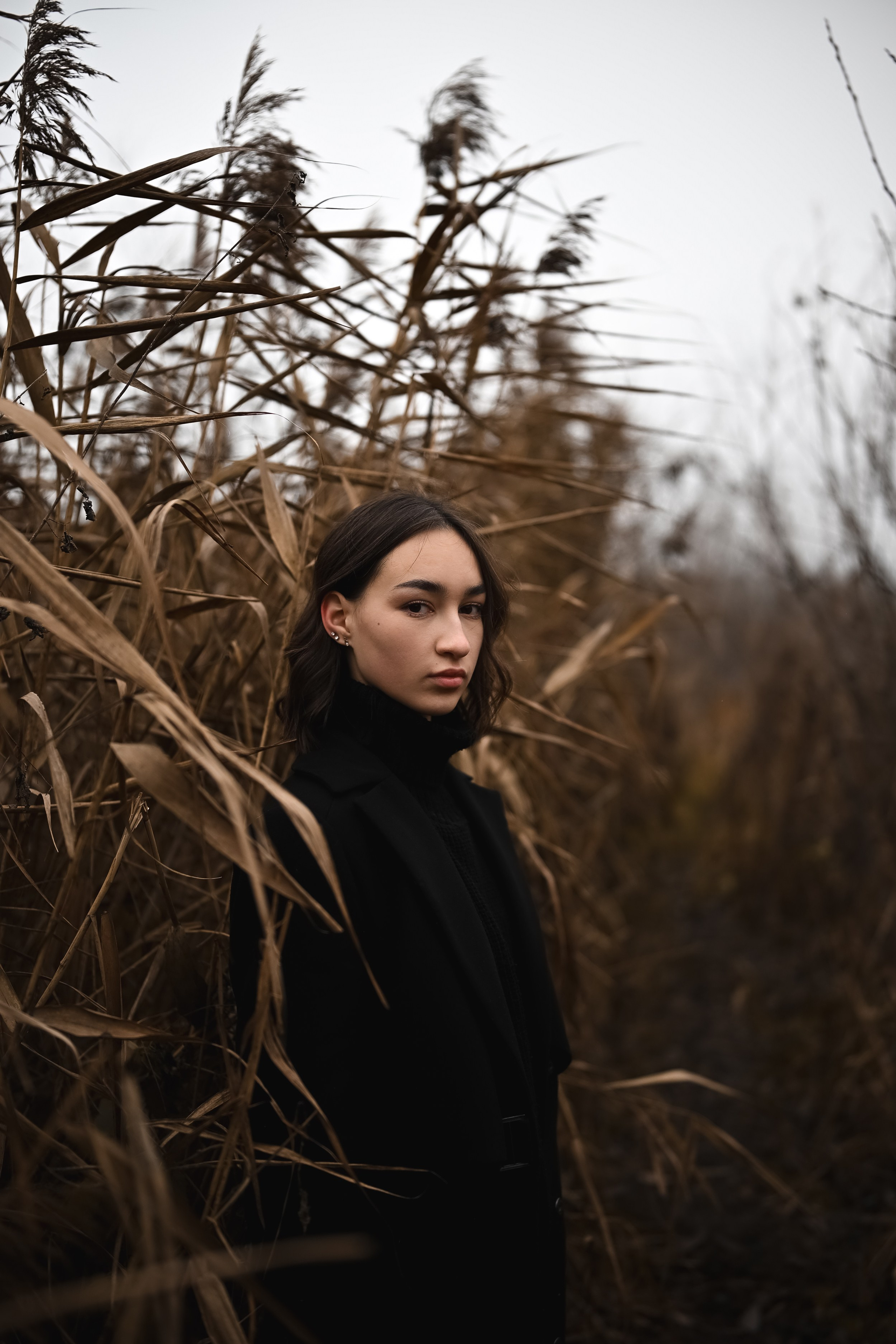 Студийная монохромная фотосессия с Дариной