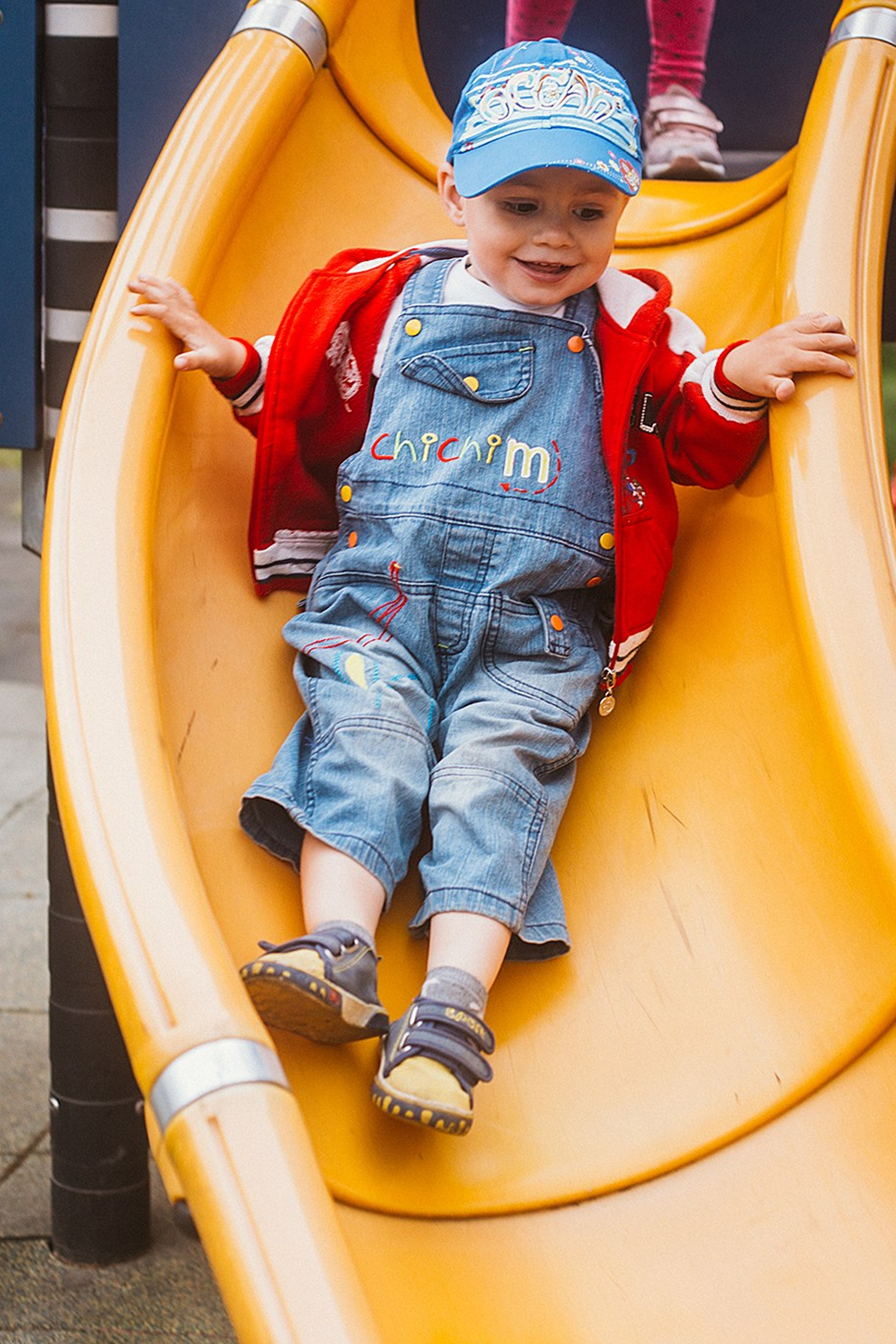 На детской площадке