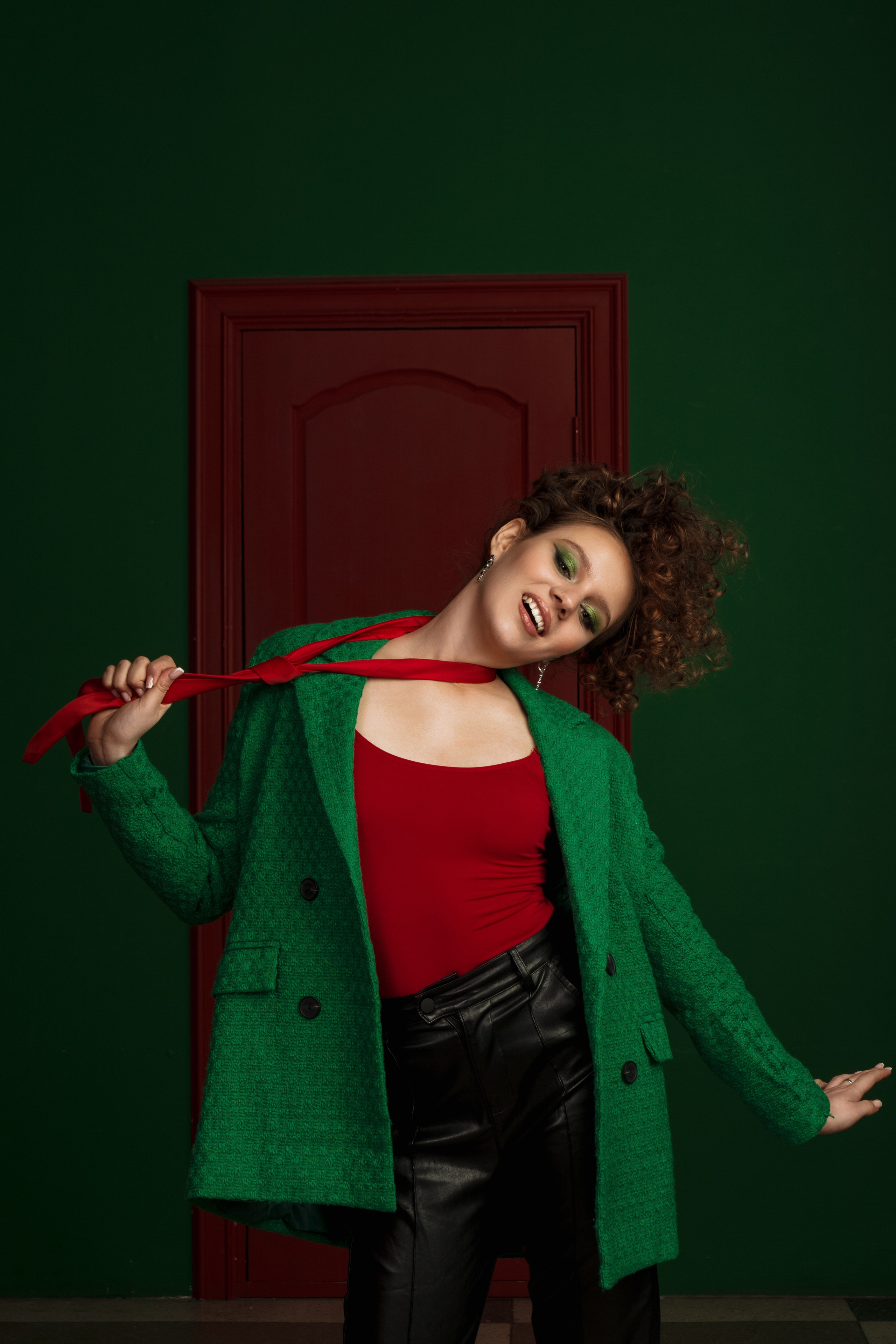 Минималистичный чб портрет. Портретный фотограф в Москве и Щелково Люся Фоминых