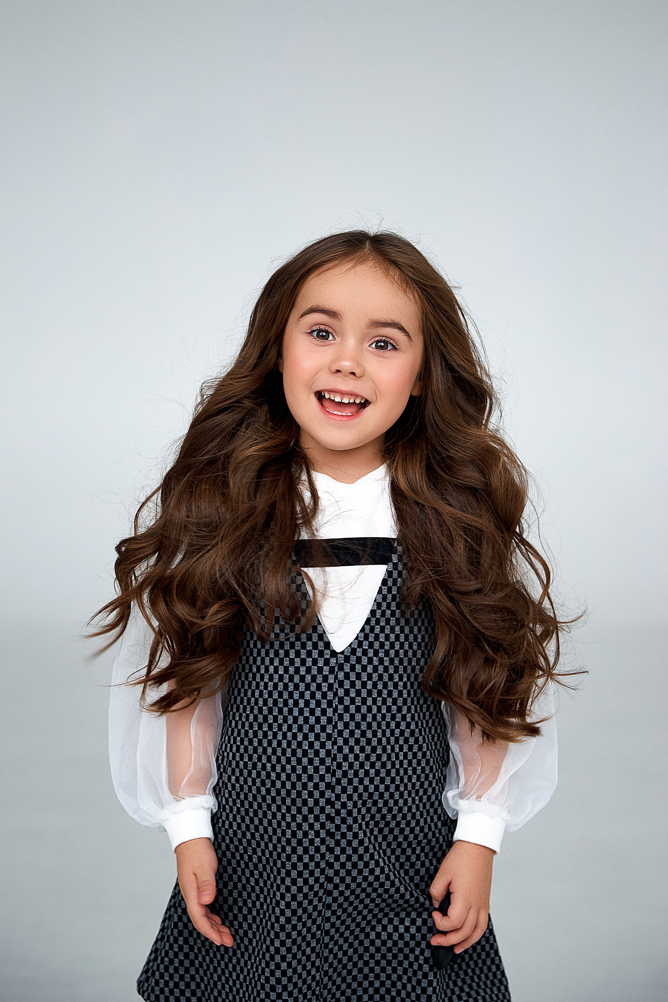 Модель для предметной съемки Валерия Е. Н.Н.| Sale Easy